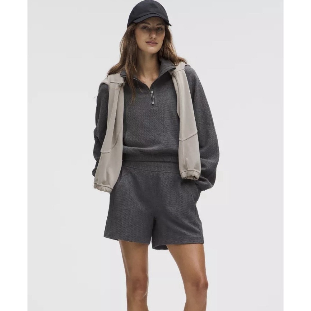 New Lululemon Scuba High Rise Short 5" Inseam Women's Large Gray Waffle Pockets